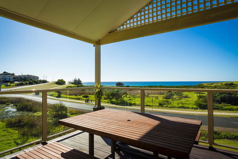 Beach Breakers Apartment - Stunning Views - Darwin Holiday 1