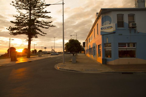 Beach Hotel - Darwin Holiday 0