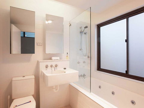 Beach House 7' 26 One Mile Close - Air Conditioned, Wifi, Foxtel, Linen - Darwin Holiday 1