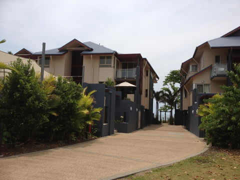 Beach House Apartment 1 - Darwin Holiday 0