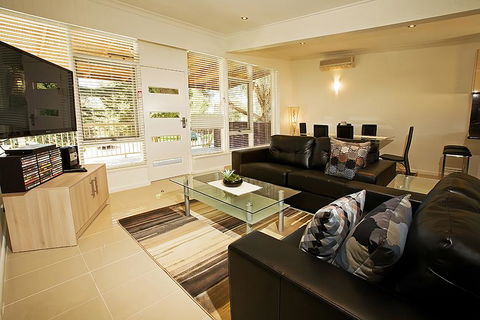 Beach House Apartments - Darwin Holiday 0