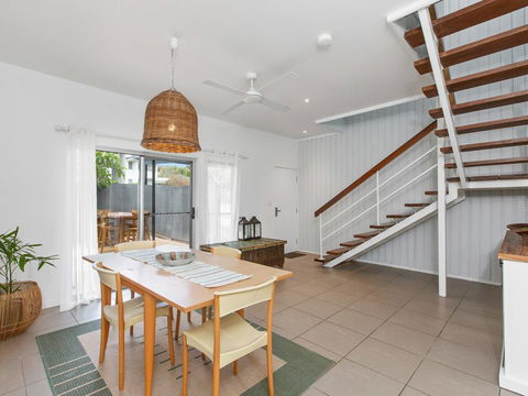 BEACH HOUSE ON PEARL - Darwin Holiday 3