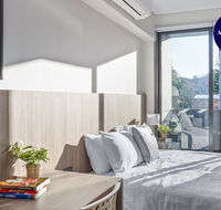 BEACH LOCATION STUDIO // CLOVELLY 4 - Darwin Holiday