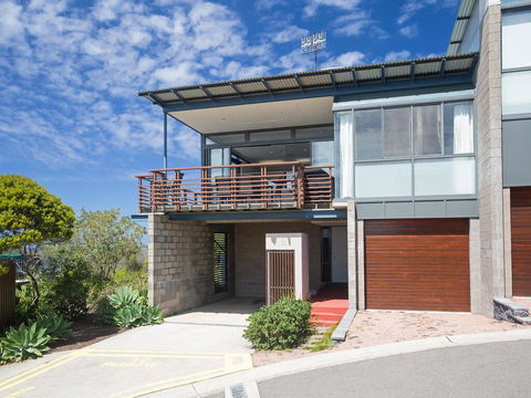 Beach View At One Mile', 8/26 One Mile Close - Infinity Complex Pool & WIFI - Darwin Holiday 0