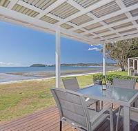 Beached Inn' 93 Foreshore Drive - Spacious beach front house - Darwin Holiday