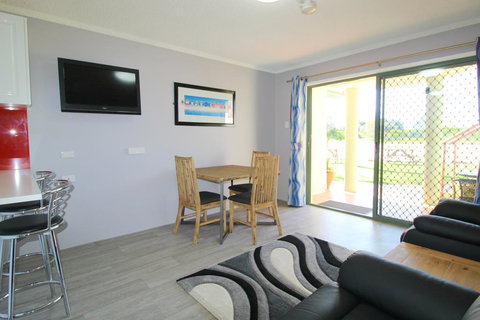 Beachfront 2, 25 Willow Street - Darwin Holiday 3