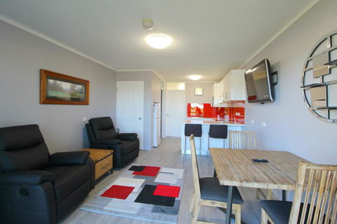 Beachfront 4, 25 Willow Street - Darwin Holiday 2