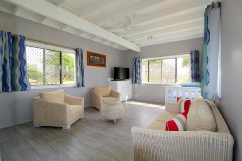 Beachfront 6, 25 Willow Street - Darwin Holiday 0