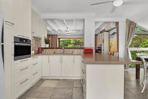Beachfront 7 Penthouse - Sawtell, NSW - Darwin Holiday 3