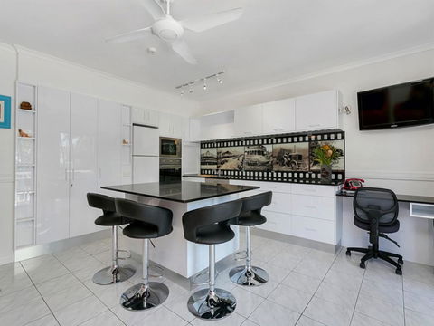 Beachfront Apartment Agincourt Clifton Beach - Darwin Holiday 1