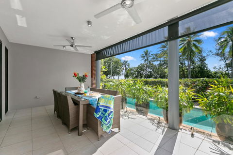 Beachfront Apartment With Ocean Views - Darwin Holiday 0
