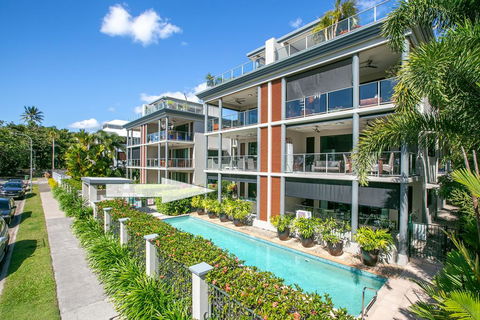 Beachfront Apartment With Ocean Views - Darwin Holiday 1