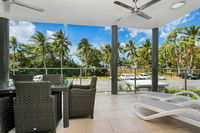 Beachfront Apartment with Ocean Views 4