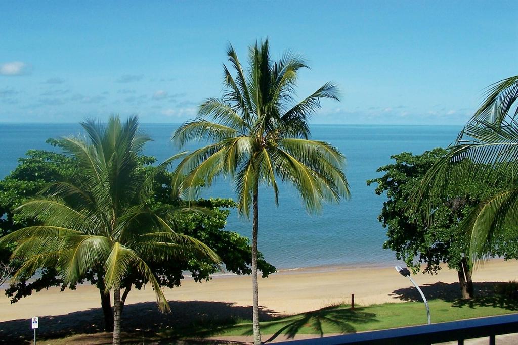  Darwin Holiday