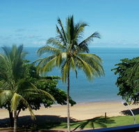Beachfront Apartments on Trinity Beach - Darwin Holiday