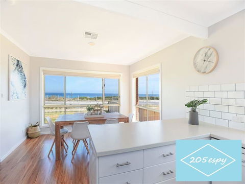 Beachfront Living! - Darwin Holiday 0