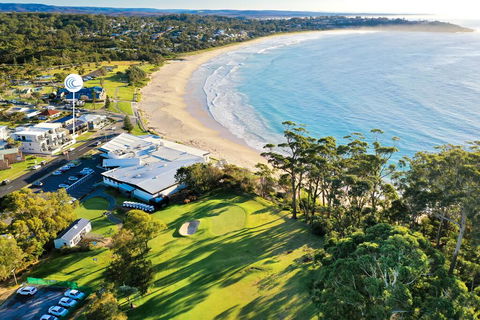 Beachfront One, Mollymook - Darwin Holiday 3