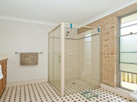 Beachfront Pool House - Absolute Beachfront - Darwin Holiday 2