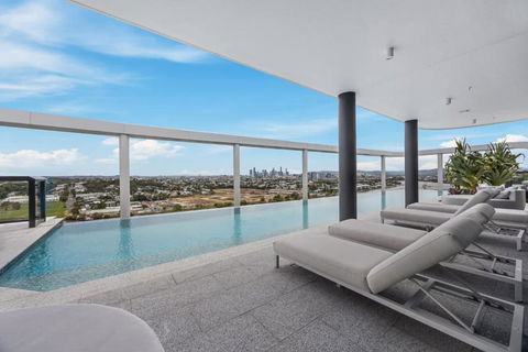 Rivello Apartments - Free Secure Car Park, 6km To City, Ferry Terminal, Eat Street, Rooftop Pool, Sauna, Portside Dinning - Darwin Holiday 1