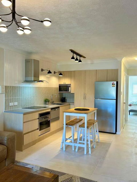 Renovated Beachside 1BR Apartment - Darwin Holiday 0