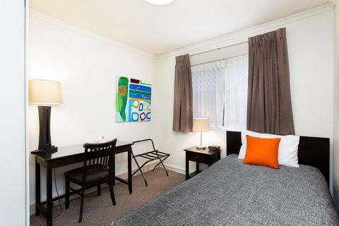 Redcliffe Motor Inn - Darwin Holiday 1