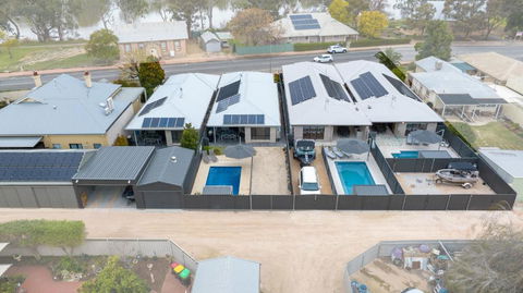 Renmark River Villas And Boats & Bedzzz - Darwin Holiday 3