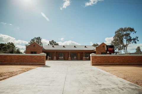 Red Waratah Accommodation - Darwin Holiday 0