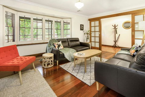 Redgum-Retreat, 4Bdrm Sleeps 8 Wildlife - Darwin Holiday 2