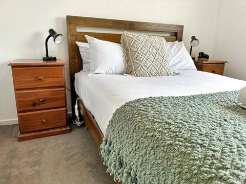 Reel Close! Walk To Everything. Sleeps 6 - Darwin Holiday 2