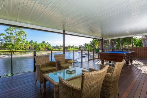 Reflections Broadbeach- Heated Pool! Complete Waterfront Entertainer With Huge Deck, Pool Table And Pontoon - Darwin Holiday 3