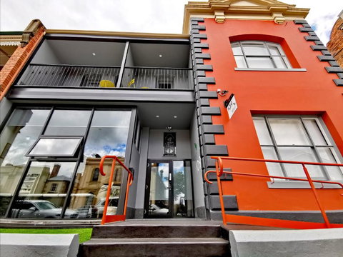 Refresh109 On Cameron - Darwin Holiday 3