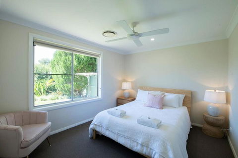 Regand Retreat - Luxurious Family Home, Pool - Darwin Holiday 1