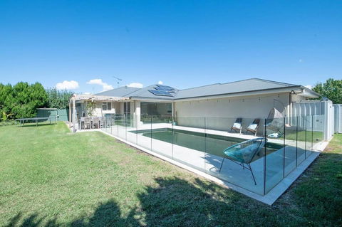 Regand Retreat - Luxurious Family Home, Pool - Darwin Holiday 2