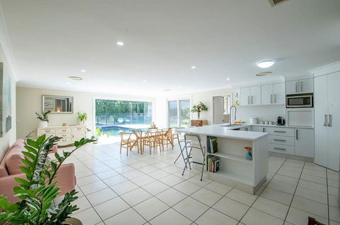 Regand Retreat - Luxurious Family Home, Pool - Darwin Holiday 3