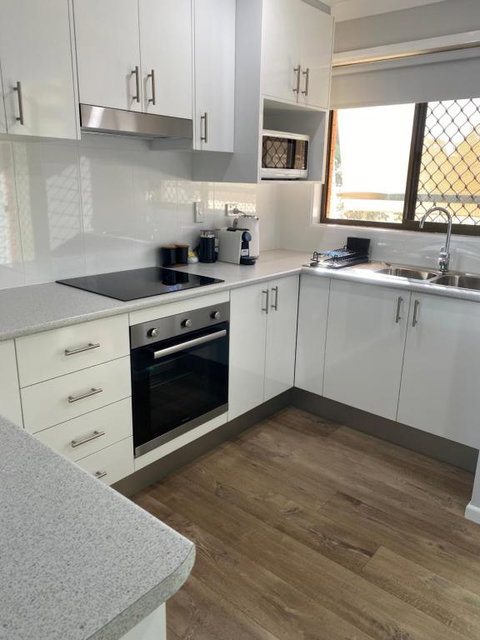 Relax On Ross - Darwin Holiday 1