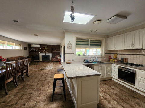 Relax, Refresh, Rejuvenate In Luxury And Convenience - Darwin Holiday 1