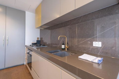Relaxed 1br1ba City View Apt Wifi In Cbd - Darwin Holiday 3