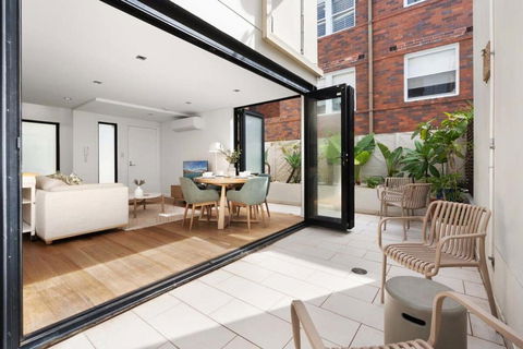 Relaxed Beachside Townhouse - Darwin Holiday 2