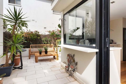 Relaxed Beachside Townhouse - Darwin Holiday 3