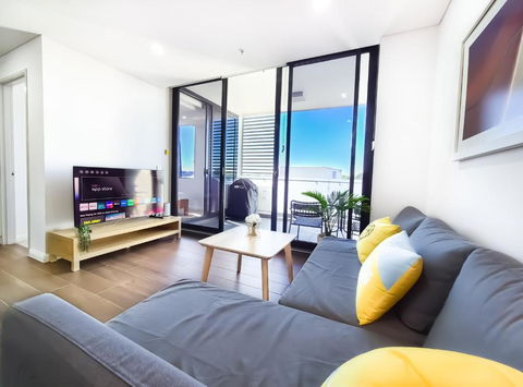 Relaxing 1BR W Pools & SPA, Gym In Olympic Park - Darwin Holiday 3