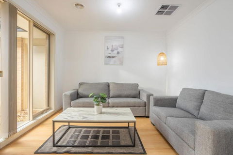 Relaxing Family Home In The Heart Of Tarneit - Darwin Holiday 2