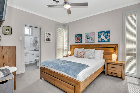 Relaxing Getaway Steps From Grange Beach - Darwin Holiday 3