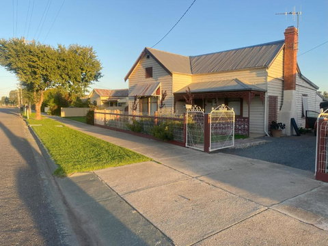 Relaxing On Vale B & B - Darwin Holiday 0