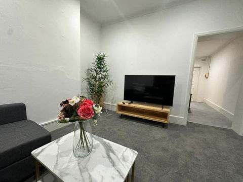 Remarkable 2 Bedroom House At The Centre Of Darlinghurst - Darwin Holiday 1