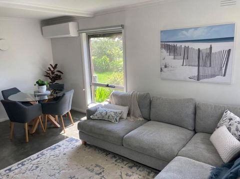 Renovated 2 Bedroom Unit Close To The Main Street - Darwin Holiday 0
