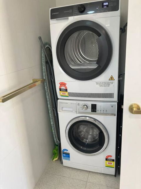 Renovated 2 Bedroom Unit Close To The Main Street - Darwin Holiday 1