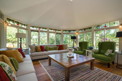 Rent Your Own Historic Hotel For Holidays & Events - Darwin Holiday 3