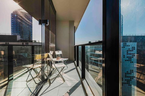 Resort Lifestyle Urban Apt - Pool, Gym, Sauna - Darwin Holiday 1