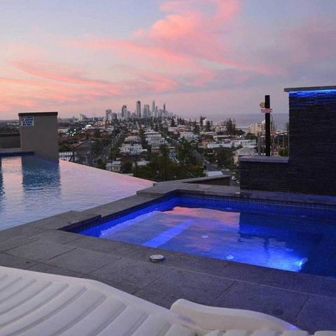 Resort-Style Beachside Apartment With Pools & Spa - Darwin Holiday 0