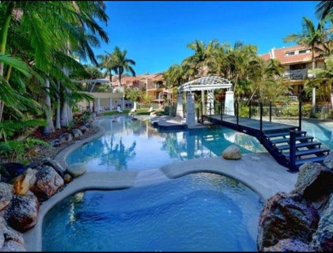 Resort-Style Beachside Apartment With Pools & Spa - Darwin Holiday 1